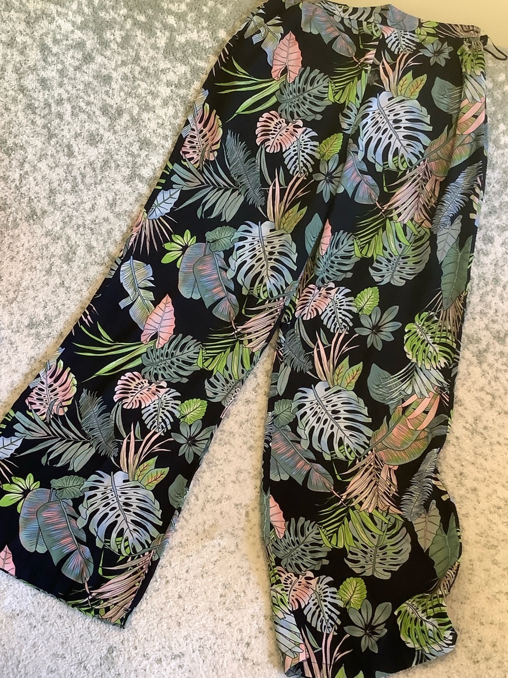 LOVE Tropical Monsera Leaf Print Wide-Leg Slacks Dress Pants NWT Size Small